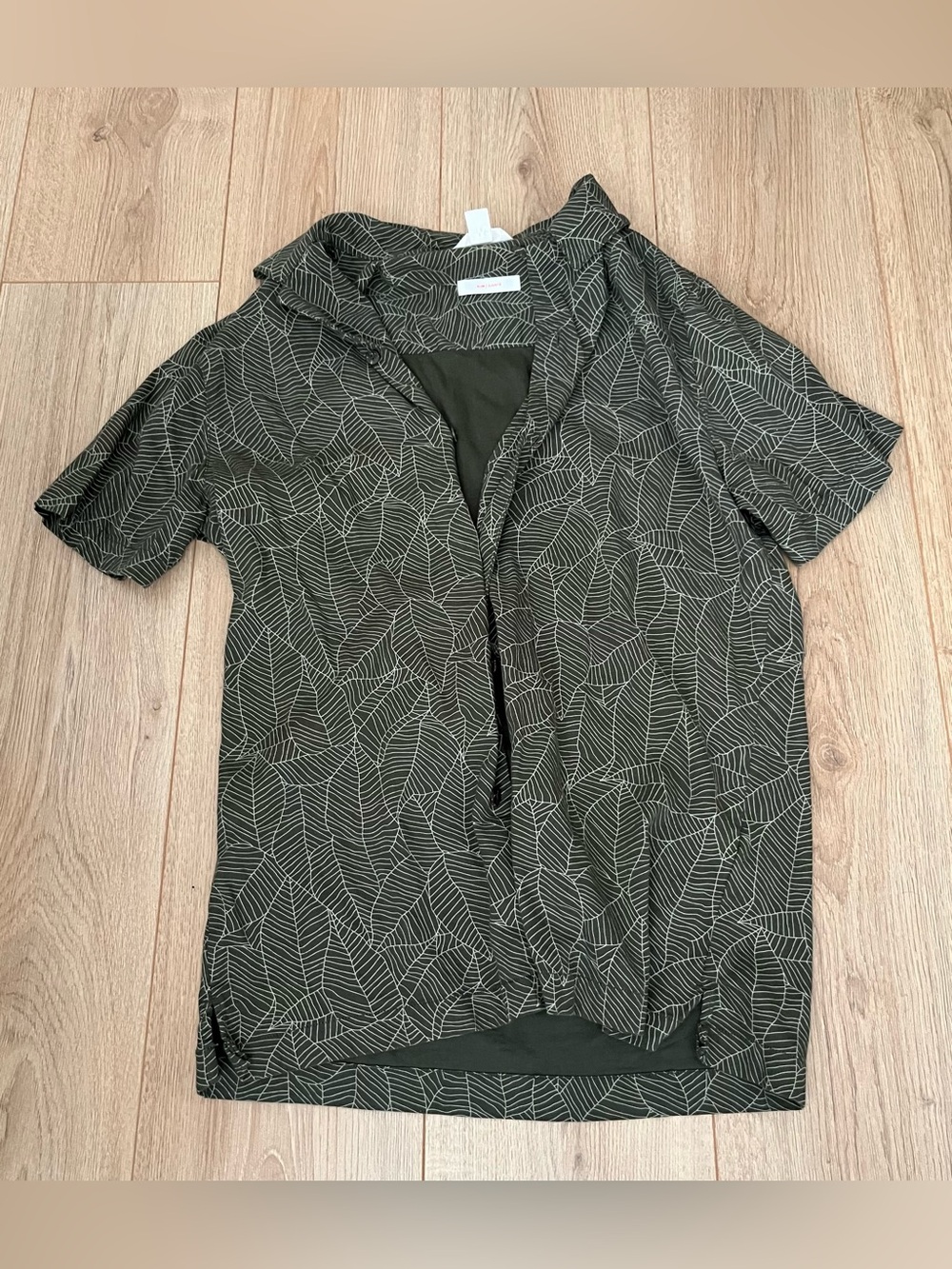 Green leaf patterned button up